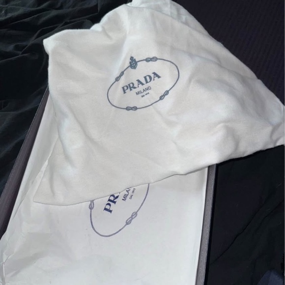 Prada Cleo patent leather bag with gold hardware - Picture 7 of 9